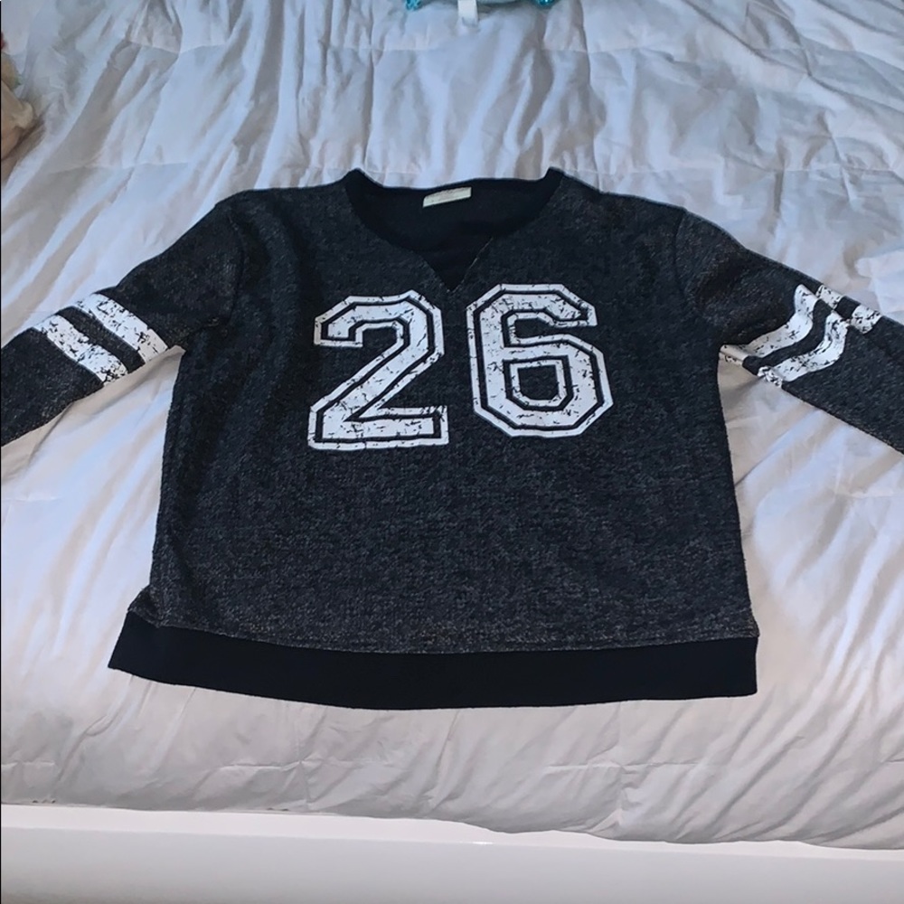 It’s a beautiful long sleeve show shirt:)